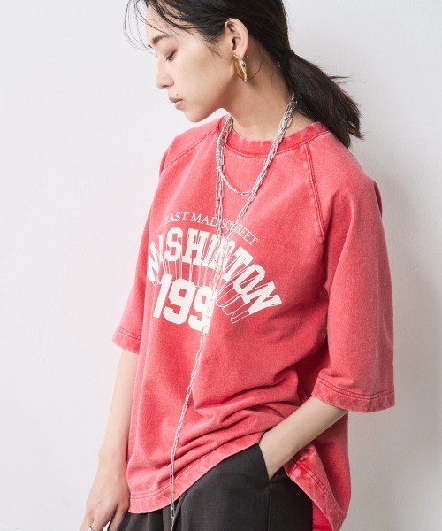 CHIC STYLE(シックスタイル)の「綿100%ミニ裏毛ピグメント染ロゴプリントTシャツ<大きいサイズ有>シックスタイル(Tシャツ/カットソー・レディース・モカ/レッド・5L/4L/3L/LL/L/M)」の11枚目の写真