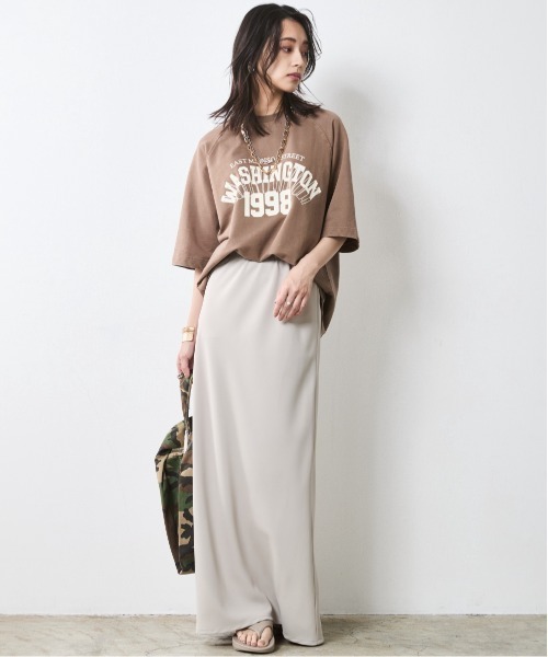 CHIC STYLE(シックスタイル)の「綿100%ミニ裏毛ピグメント染ロゴプリントTシャツ<大きいサイズ有>シックスタイル(Tシャツ/カットソー・レディース・モカ/レッド・5L/4L/3L/LL/L/M)」の12枚目の写真