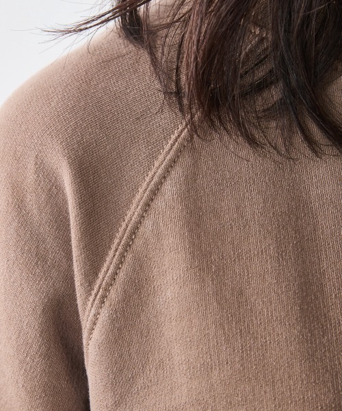 CHIC STYLE(シックスタイル)の「綿100%ミニ裏毛ピグメント染ロゴプリントTシャツ<大きいサイズ有>シックスタイル(Tシャツ/カットソー・レディース・モカ/レッド・5L/4L/3L/LL/L/M)」の22枚目の写真