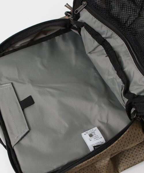 karrimor(カリマー)の「cleave 20(バックパック/リュック・メンズ・ブラウン/ホワイト/チャコールグレー・FREE)」の8枚目の写真