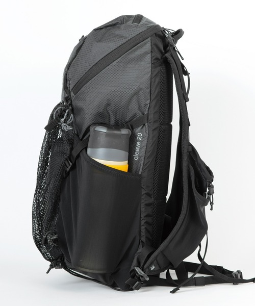 karrimor(カリマー)の「cleave 20(バックパック/リュック・メンズ・ブラウン/ホワイト/チャコールグレー・FREE)」の17枚目の写真