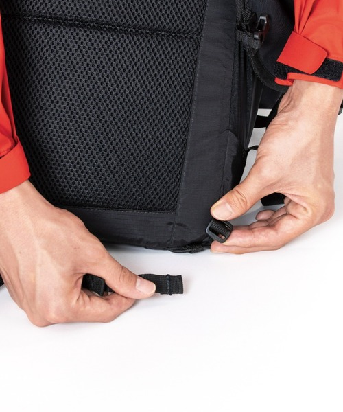 karrimor(カリマー)の「cleave 20(バックパック/リュック・メンズ・ブラウン/ホワイト/チャコールグレー・FREE)」の19枚目の写真