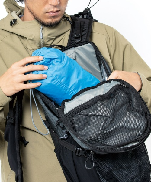 karrimor(カリマー)の「cleave 20(バックパック/リュック・メンズ・ブラウン/ホワイト/チャコールグレー・FREE)」の21枚目の写真