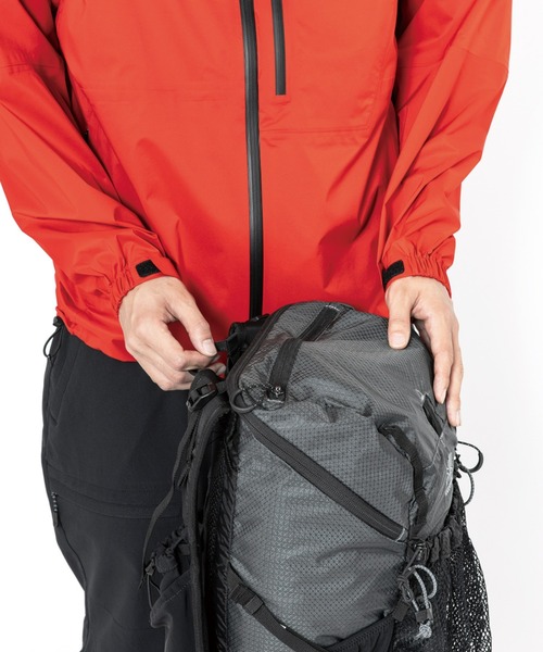 karrimor(カリマー)の「cleave 20(バックパック/リュック・メンズ・ブラウン/ホワイト/チャコールグレー・FREE)」の12枚目の写真
