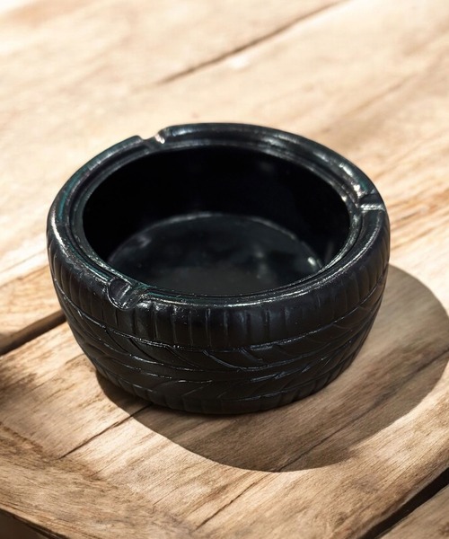 Port（ポート）の「レトロ ユーズド タイヤ デザイン アシュトレイ（アッシュトレイ/ライター・メンズ・ブラック/ホワイト/レッド/イエロー/グリーン・FREE）」の7枚目の写真