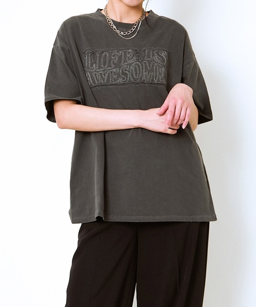 GORGE（ゴージ）の「《ピグメント加工×立体ロゴ》レディース オーバーサイズ Tシャツ 刺繍入り ビッグシルエット 春夏秋（Tシャツ/カットソー・レディース・グレイッシュベージュ/スミクロ/ピンク・F）」の6枚目の写真
