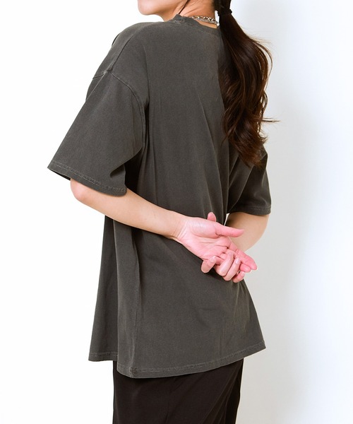 GORGE（ゴージ）の「《ピグメント加工×立体ロゴ》レディース オーバーサイズ Tシャツ 刺繍入り ビッグシルエット 春夏秋（Tシャツ/カットソー・レディース・グレイッシュベージュ/スミクロ/ピンク・F）」の9枚目の写真