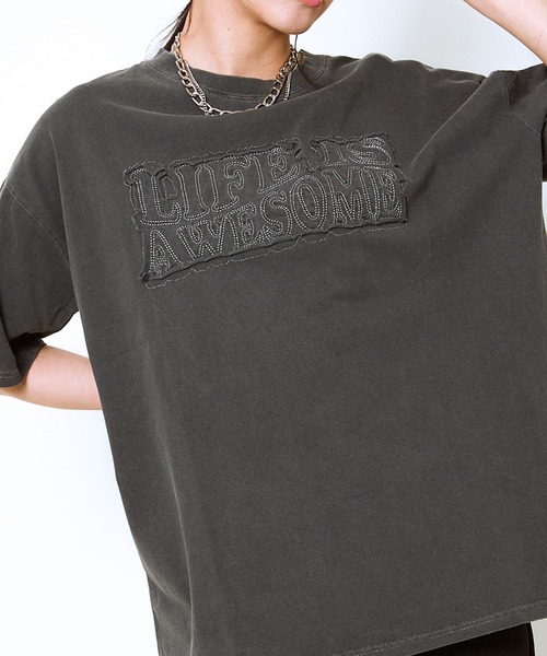 GORGE（ゴージ）の「《ピグメント加工×立体ロゴ》レディース オーバーサイズ Tシャツ 刺繍入り ビッグシルエット 春夏秋（Tシャツ/カットソー・レディース・グレイッシュベージュ/スミクロ/ピンク・F）」の10枚目の写真