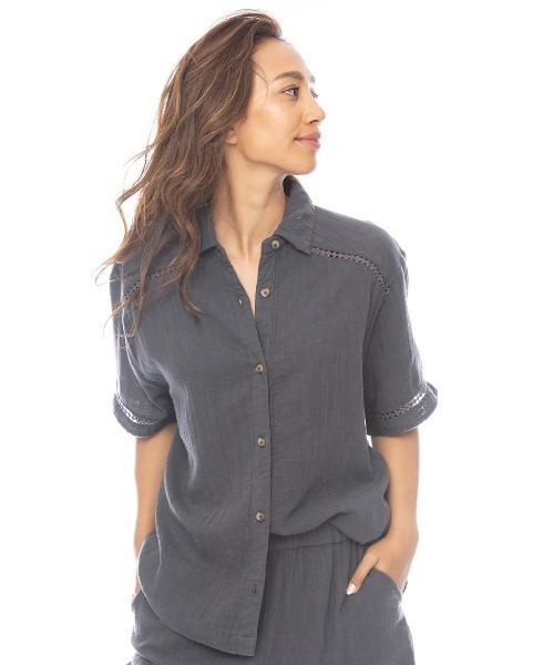 BILLABONG(ビラボン)の「BILLABONG レディース 【TROPICAL HIGHS】 SUMMERS END SS WVN 半袖シャツ 【2025年春夏モデル】/ビラボンセットアップ対応半袖シャツ(シャツ/ブラウス・レディース・オレンジ系その他/ブラック系その他・SMALL)」の2枚目の写真