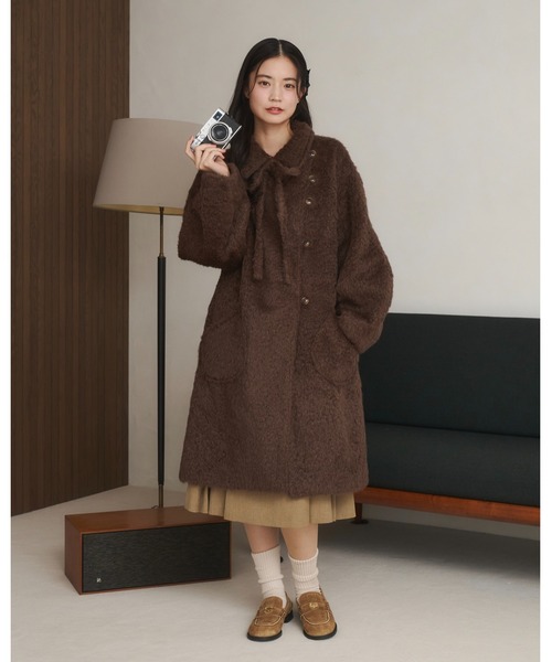 moi tytto（モイテュット）の「【取り外しリボン付き】シャギーミディ