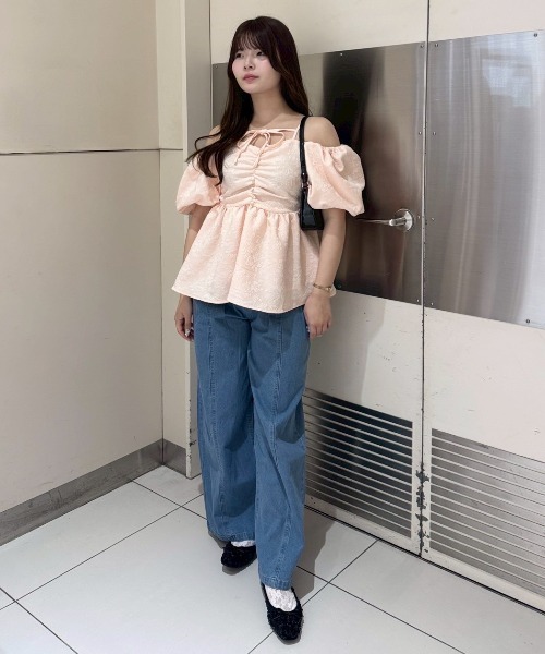 REDYAZEL（レディアゼル）の「ロゴ刺繍タックデニムパンツ（デニムパンツ・レディース・ネイビー/ブルー・MEDIUM/SMALL）」の3枚目の写真