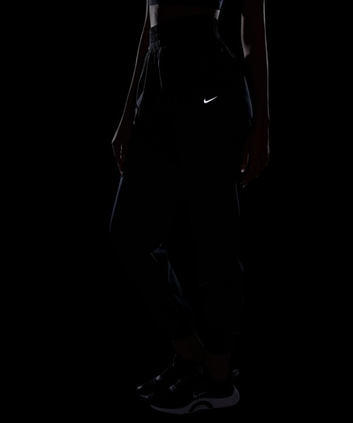 NIKE（ナイキ）の「ナイキ ワン ウィメンズ Dri-FIT ハイウエスト 7/8 ジョガー / Nike One Women's Dri-FIT High-Waisted 7/8 Joggers HJ1051-010 Black（その他パンツ・レディース・ブラック・XS/XL/L/2XL/S/M）」の2枚目の写真
