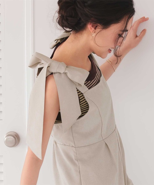 titivate（ティティベイト）の「ライトエステル肩リボンサロペット（サロペット/オーバーオール・レディース・グレイッシュベージュ/チャコール・M）」の19枚目の写真