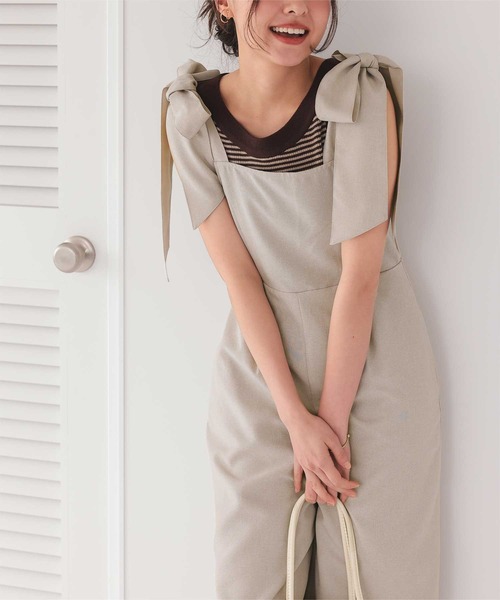 titivate（ティティベイト）の「ライトエステル肩リボンサロペット（サロペット/オーバーオール・レディース・グレイッシュベージュ/チャコール・M）」の14枚目の写真