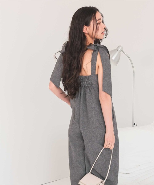 titivate（ティティベイト）の「ライトエステル肩リボンサロペット（サロペット/オーバーオール・レディース・グレイッシュベージュ/チャコール・M）」の20枚目の写真