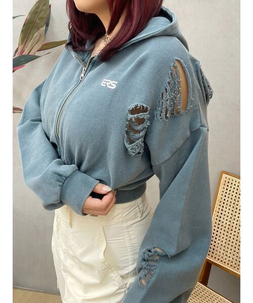 EVRIS（エヴリス）の「ダメージスウェットクロップドパーカー（パーカー・レディース・ブルー/ホワイト/ブラック・FREE）」の9枚目の写真