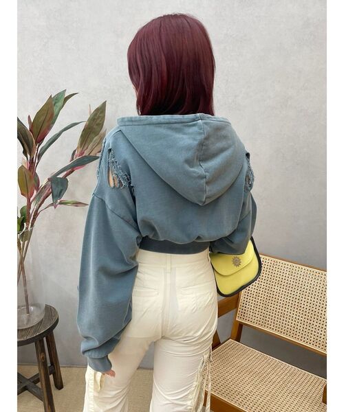 EVRIS（エヴリス）の「ダメージスウェットクロップドパーカー（パーカー・レディース・ブルー/ホワイト/ブラック・FREE）」の6枚目の写真