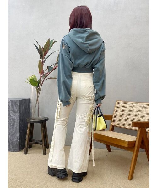 EVRIS（エヴリス）の「ダメージスウェットクロップドパーカー（パーカー・レディース・ブルー/ホワイト/ブラック・FREE）」の5枚目の写真