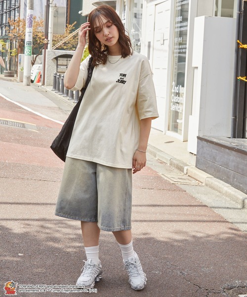 Tom＆Jerry（トムアンドジェリー）の「【TOM and JERRY】別注 トムとジェリー グラフィック刺繍半袖Tシャツ（Tシャツ/カットソー・レディース・スミクロ/ブラック系/ダークネイビー/アイボリー/ホワイト系・M/L）」の11枚目の写真