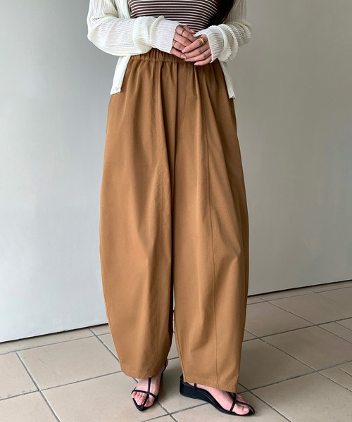 by LEGNA（バイレグナ）の「【選べる丈感】イージーコクーンパンツ（その他パンツ・レディース・ブラック/アイボリー/グレイッシュベージュ/チャコール/ベージュ/ネイビー/ライトグレー/キャメル/カーキブラウン/ブラウン/ダークブラウン系/ブラック系/グレー系/ブラウン系/グレー系その他/ブルー系その他/ネイビー系/ブラック系その他・M-Short/L-Short/M-Regular/L-Regular/M-Long/L-Long）」の18枚目の写真