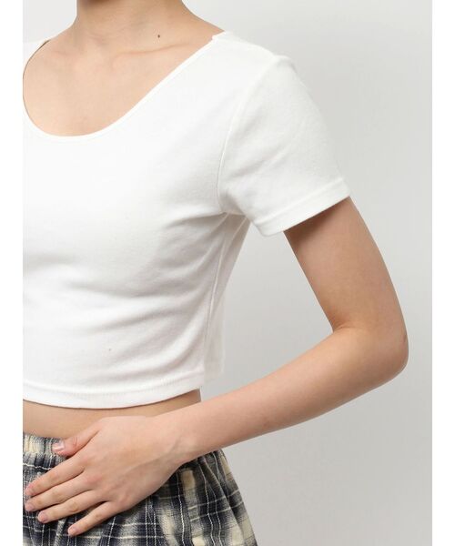 EVRIS(エヴリス)の「BASICシンプルショートTシャツ(Tシャツ/カットソー・レディース・ブラック/チャコールグレー/ホワイト/レッド・FREE)」の19枚目の写真