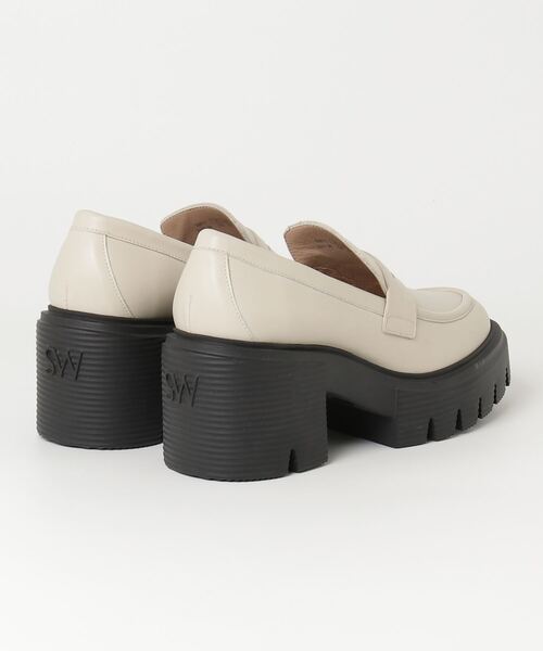 STUART WEITZMAN(スチュアートワイツマン)の「STUART WEITZMAN SOHO LOAFER スチュアート・ワイツマン ソーホー ローファー(ローファー・レディース・オートミール・35/36/36.5/37/37.5/38/35.5)」の2枚目の写真