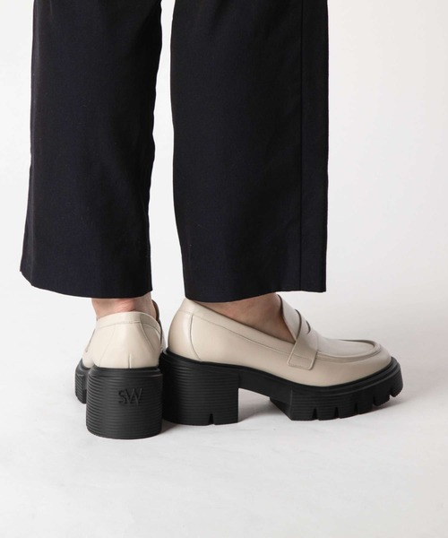 STUART WEITZMAN(スチュアートワイツマン)の「STUART WEITZMAN SOHO LOAFER スチュアート・ワイツマン ソーホー ローファー(ローファー・レディース・オートミール・35/36/36.5/37/37.5/38/35.5)」の7枚目の写真