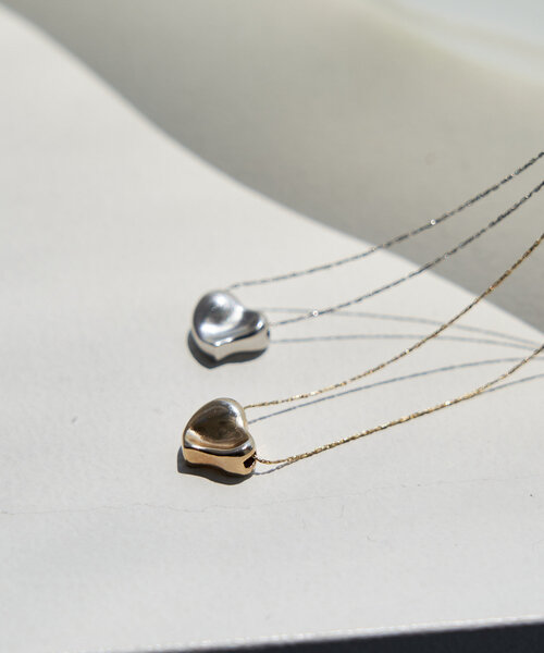 Kastane（カスタネ）の「【fiw.】ゆがみハートネックレス（ネックレス・レディース・ゴールド/シルバー・FREE）」の2枚目の写真