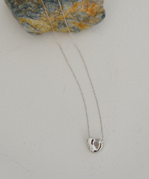 Kastane（カスタネ）の「【fiw.】ゆがみハートネックレス（ネックレス・レディース・ゴールド/シルバー・FREE）」の12枚目の写真