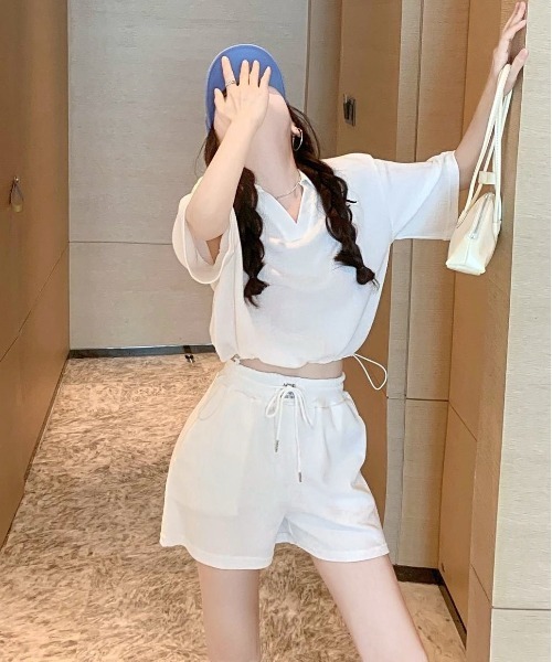 COMON＋（コモンプラス）の「ワッフル調 トップス＆ショートパンツ セットアップ（セットアップ・レディース・ホワイト/ブラック・M/L）」の3枚目の写真