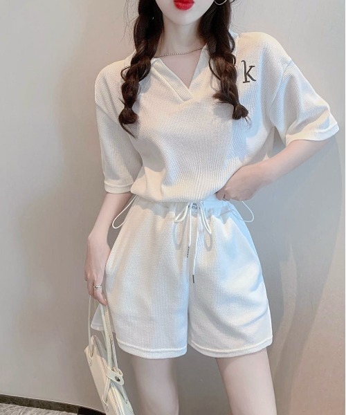 韓国 ワンポイントワッフルトップス+ショートパンツセットアップ セール】ワッフル調 トップス＆ショートパンツ セットアップ