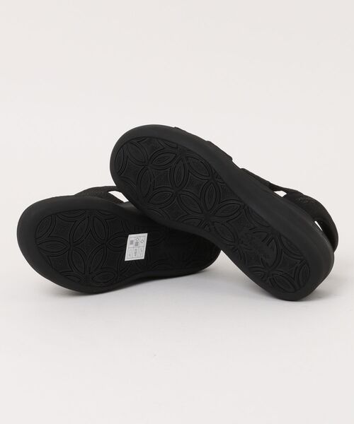 SKECHERS（スケッチャーズ）の「SKECHERS スケッチャーズ SLIP-INS スリップインズ PIER-LITE-SLIP ON BY【軽量】レディースウエッジサンダル(ピアライトスリップオンバイ) 163510（サンダル・レディース・ブラック×ブラック・22.0cm/23.0cm/24.0cm/25.0cm）」の3枚目の写真