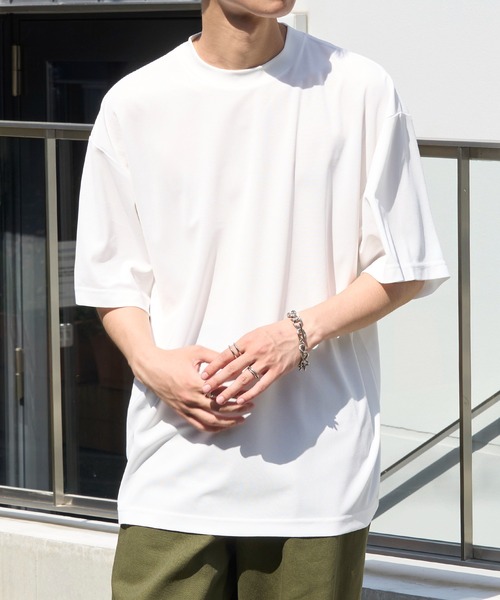 MAISON CLUB(メゾンクラブ)の「【MAISON CLUB】Over Size Dry Tee / オーバーサイズドライTee 速乾 ジムウェア ランニング ラッシュガード代わりにも(Tシャツ/カットソー・メンズ・ブラック/ホワイト・M/L)」の4枚目の写真