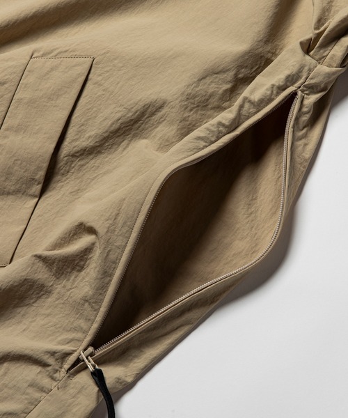 meanswhile(ミーンズワイル)の「Nylon Wrap Over Coat(トレンチコート・メンズ・ベージュ/ブラック・2(M)/3(L))」の9枚目の写真