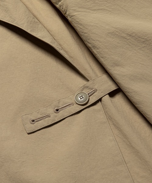 meanswhile(ミーンズワイル)の「Nylon Wrap Over Coat(トレンチコート・メンズ・ベージュ/ブラック・2(M)/3(L))」の10枚目の写真