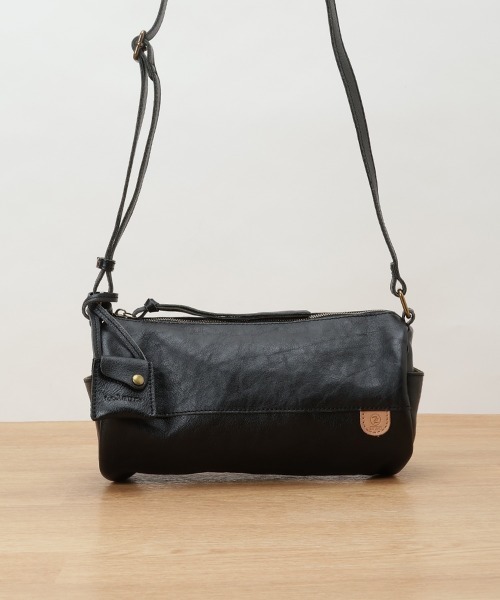 toleur（トーラ）の「toleur カウレザーロールショルダー（ショルダーバッグ・レディース・ブラック/ワイン/ブラウン/ラベンダー/グレー/マスタード・FREE）」の17枚目の写真