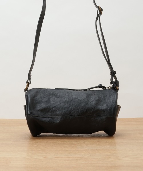 toleur（トーラ）の「toleur カウレザーロールショルダー（ショルダーバッグ・レディース・ブラック/ワイン/ブラウン/ラベンダー/グレー/マスタード・FREE）」の18枚目の写真