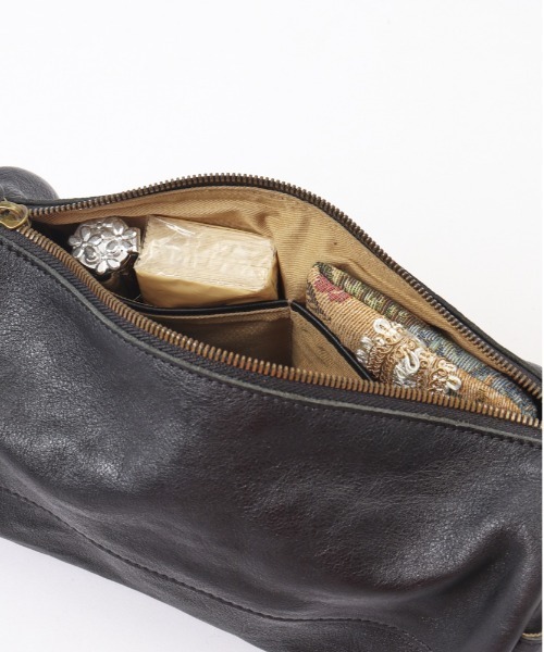 toleur（トーラ）の「toleur カウレザーロールショルダー（ショルダーバッグ・レディース・ブラック/ワイン/ブラウン/ラベンダー/グレー/マスタード・FREE）」の20枚目の写真