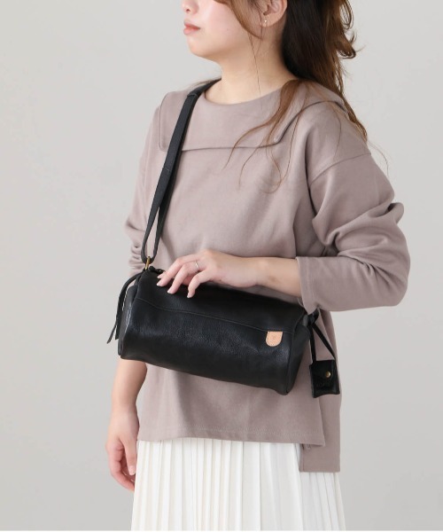 toleur（トーラ）の「toleur カウレザーロールショルダー（ショルダーバッグ・レディース・ブラック/ワイン/ブラウン/ラベンダー/グレー/マスタード・FREE）」の10枚目の写真