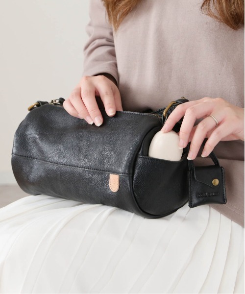 toleur（トーラ）の「toleur カウレザーロールショルダー（ショルダーバッグ・レディース・ブラック/ワイン/ブラウン/ラベンダー/グレー/マスタード・FREE）」の13枚目の写真