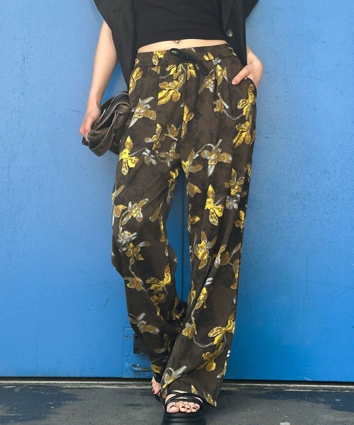 SpRay(スプレイ)の「花柄リラックスパンツ(その他パンツ・レディース・チャコールグレー/グレー/ブラック/カーキ・FREE)」の6枚目の写真