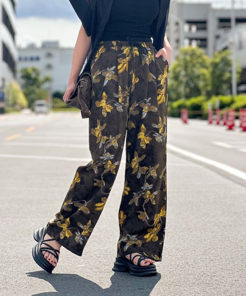 SpRay(スプレイ)の「花柄リラックスパンツ(その他パンツ・レディース・チャコールグレー/グレー/ブラック/カーキ・FREE)」の18枚目の写真