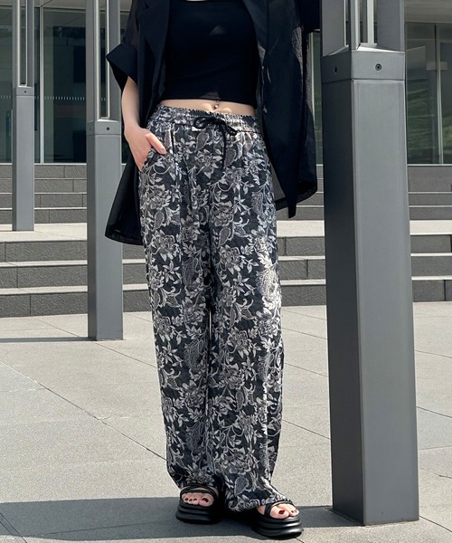 SpRay(スプレイ)の「花柄リラックスパンツ(その他パンツ・レディース・チャコールグレー/グレー/ブラック/カーキ・FREE)」の7枚目の写真