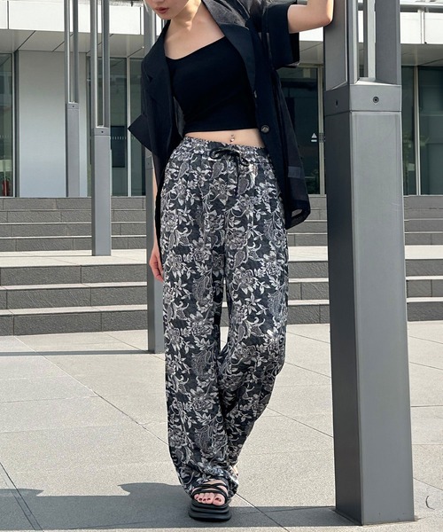 SpRay(スプレイ)の「花柄リラックスパンツ(その他パンツ・レディース・チャコールグレー/グレー/ブラック/カーキ・FREE)」の19枚目の写真