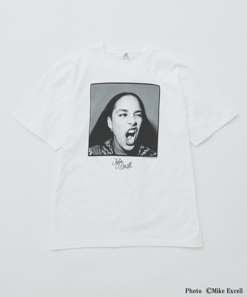 JOURNAL STANDARD(ジャーナルスタンダード)の「JORJA SMITH / ジョルジャ・スミス × JOURNAL STANDARD コラボ Tシャツ C(Tシャツ/カットソー・メンズ・ホワイト×ホワイト・X-LARGE/LARGE/MEDIUM)」の1枚目の写真