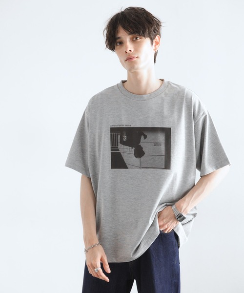 RAGEBLUE（レイジブルー）の「＜接触冷感機能付き＞【HIGH COOL/ハイクール】モノクロフォトTシャツ（Tシャツ/カットソー・メンズ・ブラック/レッド/ホワイト/グレー/オフホワイト・LARGE/MEDIUM）」の4枚目の写真