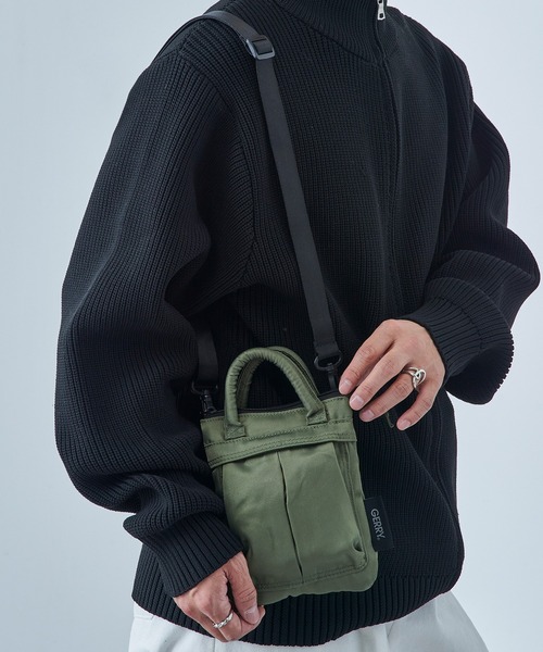 GERRY(ジェリー)の「【GERRY】GERRYヘルメットバッグミニ YMY(ハンドバッグ・メンズ・ダークグリーン/ブラック/ネイビー/チャコールグレー・FREE)」の4枚目の写真