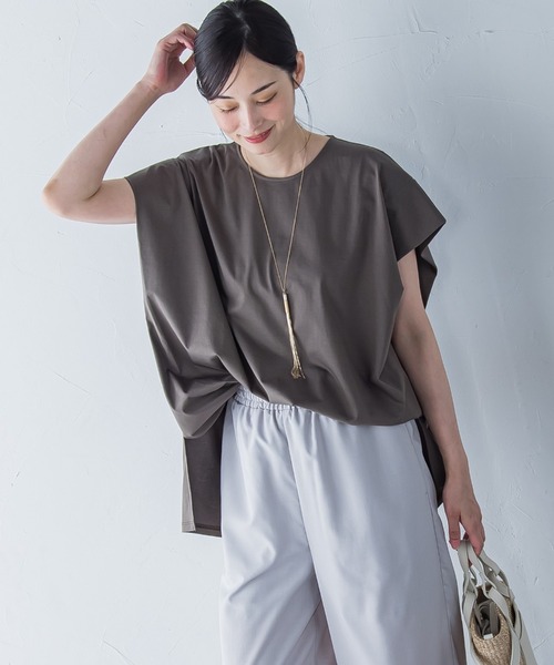 LAUTREAMONT（ロートレアモン）の「【WEB限定】タックデザインカットソー ≪接触冷感／洗濯機OK≫（Tシャツ/カットソー・レディース・ブルー/ブラック/カーキ/ホワイト/ブラウン・9号）」の4枚目の写真