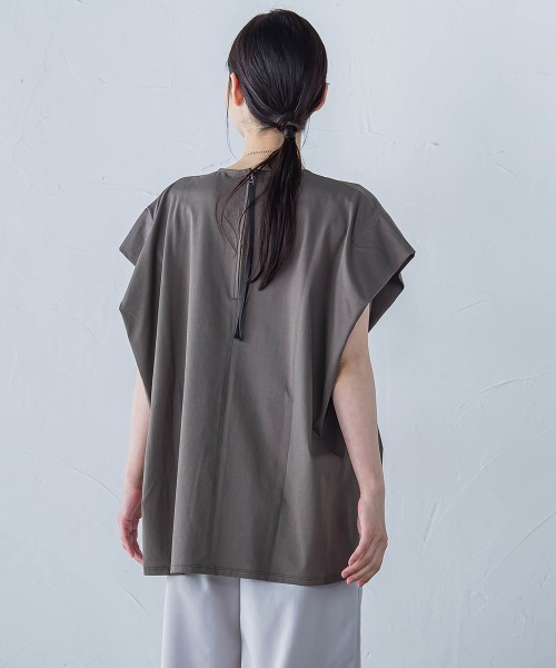 LAUTREAMONT（ロートレアモン）の「【WEB限定】タックデザインカットソー ≪接触冷感／洗濯機OK≫（Tシャツ/カットソー・レディース・ブルー/ブラック/カーキ/ホワイト/ブラウン・9号）」の20枚目の写真