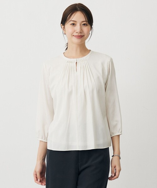 J.PRESS(ジェイプレス)の「プロビスストライプ&チェック カットソー(Tシャツ/カットソー・レディース・ネイビー系3/アイボリー系1/ブルー系3/サックスブルー系1・MEDIUM/LARGE)」の1枚目の写真
